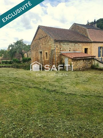 A quelques pas de l'Abbaye de Cadouin, jouissant d'une forte attractivité touristique, venez découvrir cet ensemble immobilier composé d'une maison en cours de restauration et d'une grange en pierre de 100 M² à réhabiliter. La maison de 50 M² au sol ...