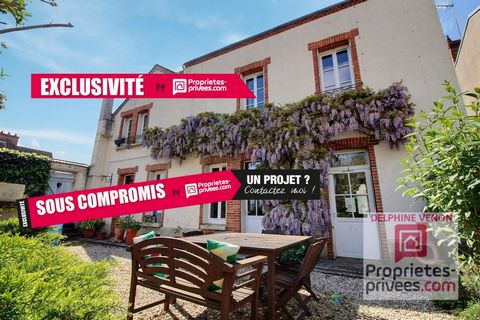 45110 - CHATEAUNEUF SUR LOIRE - Delphine VENON vous présente en exclusivité une maison de ville avec beaucoup de cachet à 2 pas de la Loire et des commerces comprenant au rez de chaussée : Entrée avec carreaux de ciment, Séjour / salon avec cheminée ...