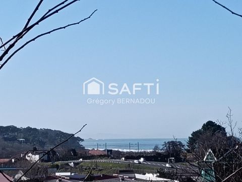 Saint Jean de Luz secteur jalday, exposition sud/ouest et vue sur l'océan et Erromardie. Situé dans un environnement calme et verdoyant, venez découvrir ce terrain viabilisé d’une superficie de 1081 m2, emprise au sol de 15% soit 163 m2 de surface pl...