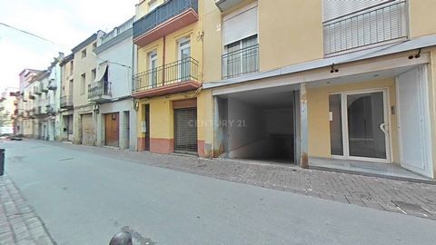 Stai cercando di acquistare un duplex con 2 camere da letto a Piera? Ti offriamo questa eccellente opportunità di acquistare questo duplex situato in un edificio residenziale con ascensore. Si trova nella città di Piera, provincia di Barcellona. Ha d...