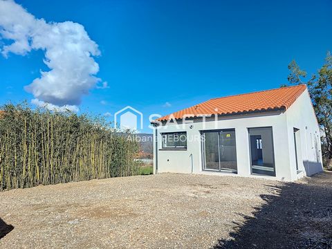 Située dans le charmant village de Ria-Sirach, cette maison de plain-pied T3 représente une occasion unique d’acquérir un bien neuf et respectueux de l’environnement. Offrant un confort optimal, une vue panoramique exceptionnelle sur le majestueux ma...