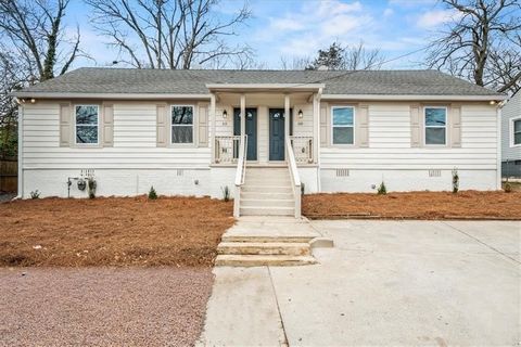 Amazing opportunity to own this fully remodeled duplex just minutes from Marietta Square! This property needs NO WORK and it's perfect for house hackers or investors looking for immediate cash flow. This duplex was fully renovated down to the studs a...