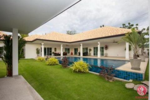 Luxury 4 bed pool villa featuring a spacious open plan living, dining and fully fitted modern kitchen, 4 good sized bedrooms with 4 bathrooms and outside is a big pool, car port, storage and landscaped gardens within this generous corner plot * Livin...