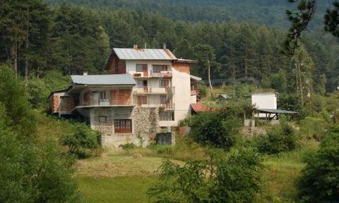 SUPRIMMO agentschap: ... Aantrekkelijk onroerend goed om te investeren - vakantiehuis in het Vrbatite-gebied in het Pirin-gebergte op 1050 m boven de zeespiegel. De villa ligt te midden van schilderachtig mooie natuur, op 15 km van de doorgaande weg ...