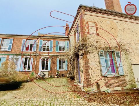 Gelegen in het hart van Brezolles, biedt dit charmante huis, dicht bij voorzieningen en scholen, u prachtige volumes en een groot potentieel. De begane grond verwelkomt u via een grote entree met een garderobe, gevolgd door een aparte keuken, een eet...