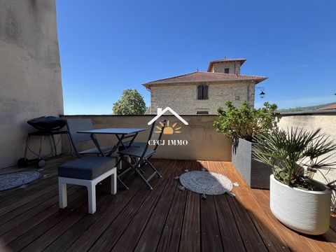 Venez découvrir au coeur du village de Mornant cette charmante maison de village T5 de 150m2 offrant de sa terrasse privative tout confort une vue Sud/ouest sur le Pilat. Dès votre arrivée, vous serez transporté par le cachet et le charme de la maiso...