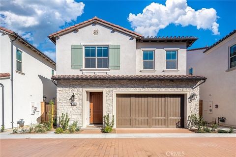 Welcome to the BRAND NEW HOME located in the Arbor community of Portola Springs.This stunning 3-bedroom, 2.5-bathroom home offers a perfect blend of modern design and comfort. Step inside and be greeted by a stunning foyer that flows into an open liv...