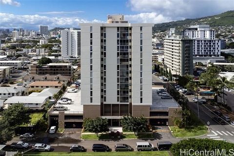 Charming 2-Bed, 1-Bath Condo 1-parking with Mountain Views! Discover this well-priced gem in desirable Moiliili, perfect for first-time home buyers, investors and 1031 Exchanges. Enjoy a serene lanai view of the mountains. Steps from your residence a...