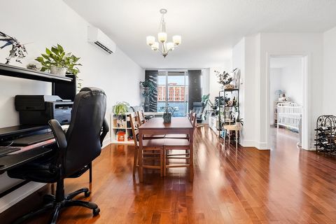 Welcome to 375 Boulevard Décaire, a charming and modern space nestled in the heart of Ville St-Laurent. This beautifully designed unit has an open concept, maximizing natural light and creating a warm and welcoming atmosphere. A few steps from the me...