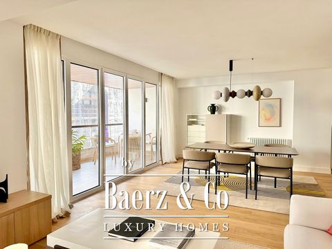 Located in the prestigious Recoletos neighborhood in Salamanca, Madrid, this stunning 207 sqm apartment has been recently refurbished to offer maximum comfort. Spacious living/dining room with integrated kitchen, fully equipped and furnished. Separat...