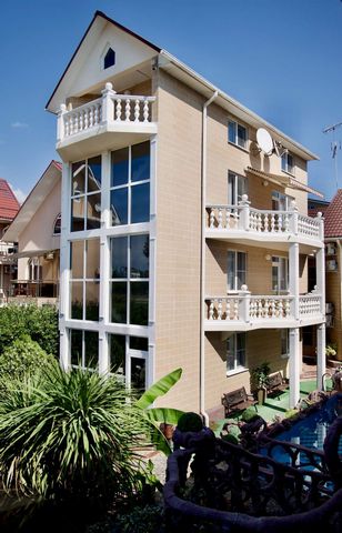 Представляем вашему вниманию, действующий бизнес - семейный отель, расположенный в одном из престижных и востребованных районов Черноморского побережья, на Федеральной территории 