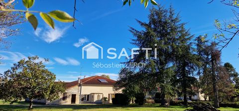 Grande maison familiale avec dépendances.