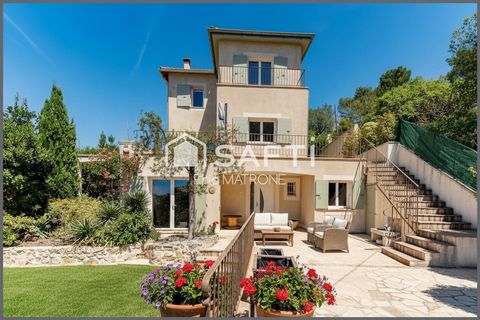 Magnifique maison 9 pièces avec piscine et garages