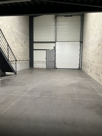 Entrepôt Libre 151 m² Vénissieux
