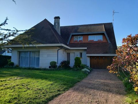 Atypique / beaucoup de charme / beaux volumes / Maison de caractère