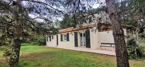 A 15 mn de la mer ST HILAIRE DE RIEZ (85) maison d'environ 108 m2, 3 chambres, une grande pièce de vie, cuisine, piscine et dépendance sur un terrain d'environ 2300 m2..