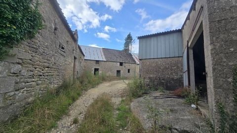 Longères à rénover avec terrain , possibilité de terrain supplémentaire 2ha