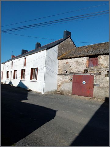 Longère en pierres proche du canal.