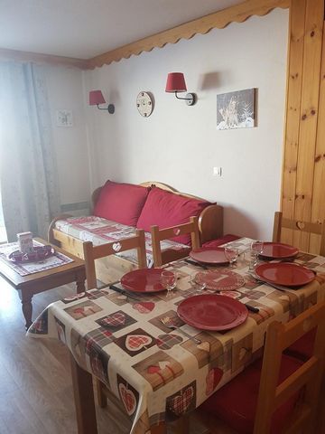 Monts du Bois d'Or is located in Les Orres 1800 resort center - Les Orres Bois Mean. Your stay will be careless and stressfree as you 'll be staying just a few steps from the skilifts, the slopes, the ski school and the shops. Each apartment comes wi...