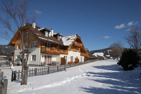 Ten apartament wakacyjny dla maksymalnie 8 osób znajduje się na parterze domu wakacyjnego w Sankt Margarethen / Lungau w Salzburgerland, miasteczku w dolinie najlepszego regionu narciarskiego Katschberg, zaledwie kilka minut spacerem od stoków i szko...