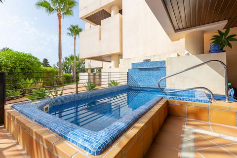 Bienvenidos a este maravilloso apartamento para 2 personas en Estepona. Dispone de piscina privada y está ubicado en una maravillosa urbanización con varias piscinas y acceso directo a la playa. Los exteriores de la propiedad son ideales para disfrut...
