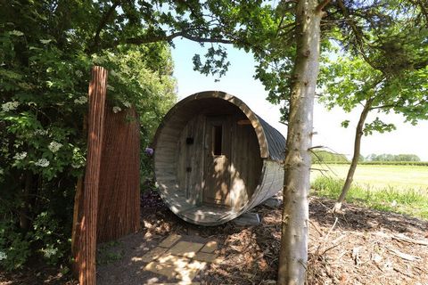 Natuur en wellness lodge de Wulp geschikt voor 2 personen, ligt op een unieke plek, met een eigen sauna in de tuin en middenin de Drentse natuur. De Natuurlodge is modern ingericht en voorzien van een keuken, een badkamer met douche en toilet. Ideaal...
