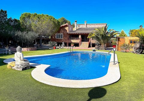 IMPRESSIVE HOUSE WITH PLOT OF 4.000m2 IN MOLINA DE SEGURA WITH 5 BEDROOMS, 4 BATHROOMS AND A TOILET, 3 LARGE LIVING ROOMS, A PORCH WHERE YOU CAN ENJOY ALL SEASONS OF THE YEAR, LARGE POOL AREA, PINE FOREST TO ENJOY NATURE, CHILDREN'S SWING AREA, LARGE...