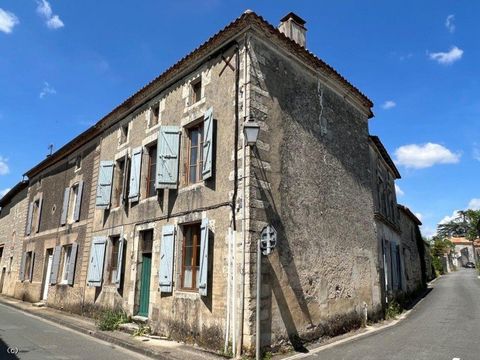 A charming old stone house in the sought-after medieval village of Tusson offering basing commerce including a wonderful restaurant, café (where you can also buy plants), little supermarket and a local producer selling cheeses, patés etc. The house i...