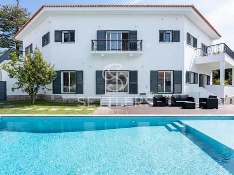 Just a few steps away from Casino Estoril and only 10 minutes walk from Tamariz beach, you will find these two fully refurbished 6 and 2 bedroom villas, set in a plot of 1127m2 and with a gross construction area of 731m2. The main villa is divided in...