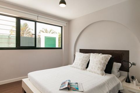 Bungalow Las Palomas DS50 is a modern property in Campo Internacional de Maspalomas for 4 people, with a large terrace and community pool, just 5 minutes drive from Maspalomas beach! This vacation home is ideal for couples or families, as it is distr...
