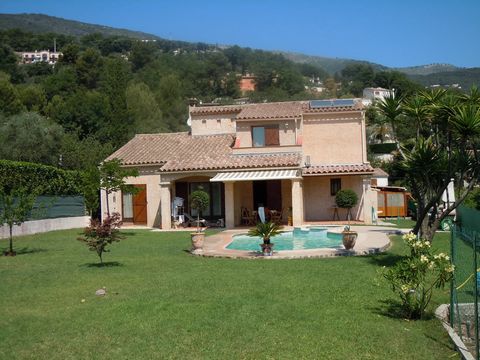 Magnificent house with pool and jacuzzi located in Gattieres. 30 minutes from the center of Nice, 5 rooms on 2 levels. Unobstructed view of greenery and forest. Quiet, prestigious location and surroundings. Additional features include a workshop, a 3...
