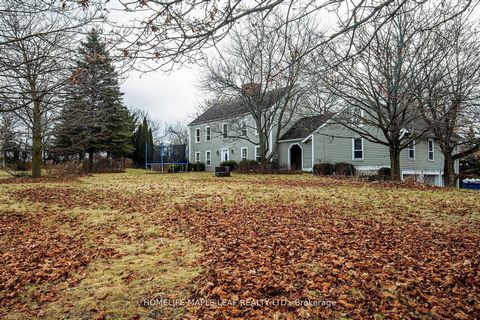 Location! Location! Location, Well Maintained 5 Bed House with 4 washrooms with separate Entrance, fully Renovated. Landlord Need AAA Tenants, Tenant will pay 100% utilities, No Pets and Non smokers, Easy Access to Hwy 401/Toronto, Min to Milton, Gue...