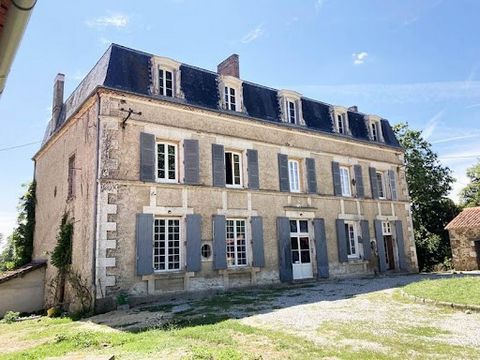 Domain of 31HA with possibility of renting or buying 62HA more Less than 1 hour from Poitiers, Angoulême and Limoges, property of 31HA with its magnificent pond! The property consists of a manor to finish decorating, surrounded by its outbuildings. T...