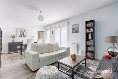 VOUSAMOI invites you to discover this elegant 3-room apartment with an area of 65.47 square meters. This exclusive residence, a guarantee of comfort and well-being, offers you a spacious living space including a bright living room of 26.37 square met...