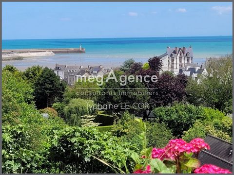 Located in a dead end out of sight, come and discover this family home of 147.50 m2 with an exceptional setting. You will be 400 m from a beautiful fine sandy beach and the centre. You can contemplate the magnificent view from the balcony and enjoy t...