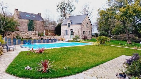 Your agency offers you this Beautiful Property on Baud, renovated old manor house of 190m2 of living space, an adjoining outbuilding of about 95 m2 on the ground to finish renovating, plus mezzanine of 25 m2 and the caretaker's house also to renovate...