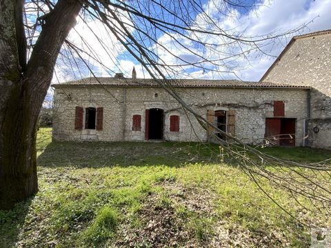 This real estate complex is completely intended for those who are passionate about work and renovation! It is composed of a 100 m2 cinder block outbuilding on the ground as well as a magnificent stone farmhouse to be totally renovated on two levels. ...