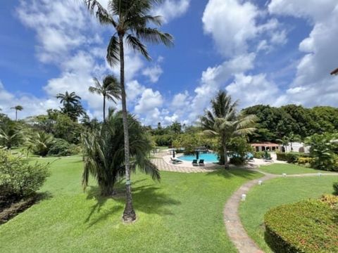 Glitter Bay offers spacious apartments just a few steps from the beautiful Caribbean Sea. Located on the west coast of Barbados, 209 has a unique layout within Glitter Bay, a spacious 3 bedroom apartment with full living & kitchen areas and large bal...