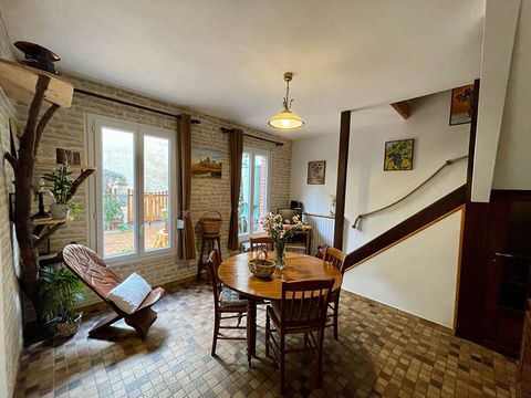 NICE 4-ROOM HOUSE IN A QUIET AREA WITH COURTYARD IN EPERNAY Are you looking for a haven of peace in the charming town of Epernay? Look no further! This quiet 4-room house, with a surface area of 91 m2 awaits you. Located in the peaceful area of Épern...