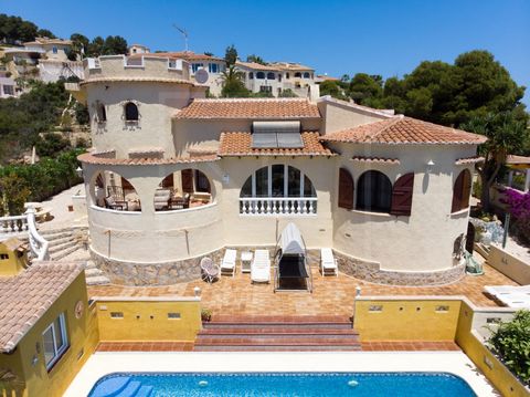 This five bedroom, three bathroom villa is located in the Zona Encimas, Cumbre Del Sol, Benitachell, only a 5 minute drive to Cala Moraig, with lovely sea views.   The ground floor of the villa comprises a spacious living room with doors leading out ...