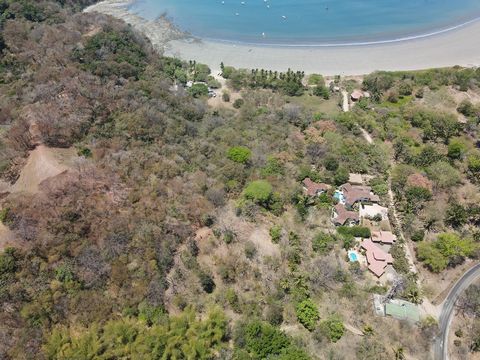 Lote Lisa is a lot that has a privileged view and location. Located in Punta Indio, just minutes walking away from Samara beach and Puerto Carrillo, this property gives you the possibility to choose between two of the most beautiful beaches in Costa ...