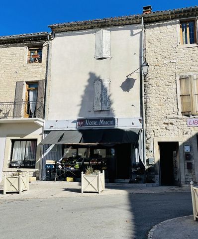 FOR SALE - BUILDING WITH BUSINESS BARJAC - GARD Building for sale in the heart of the beautiful Renaissance city Barjac On the ground floor a commercial premises (lease in court) On the first and second floor an apartment to be completely renovated. ...