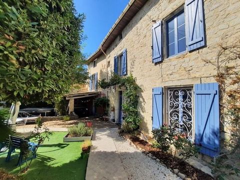 Peacefully located in the heart of the historical centre of the village, this beautiful detached stone house with character and comfort was formerly built as an annex of the old castle of the village (17th century). It has been renovated in 2000 and ...