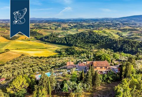 Luxury farmhouse for sale set among the sinuous Florentine hills, in Certaldo, birthplace of the well -known poet and philosopher Giovanni Boccaccio. The farmhouse has an internal surface of 570 meters consisting of a master villa, a barn and a comfo...
