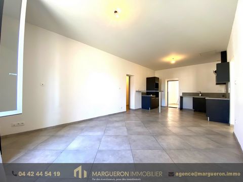 New! MARGUERON IMMOBILIER offers you this 3-room apartment of 91m2 with a garage of 22m2 in Port Saint Louis de Rhône. Ideally located close to the city centre and the port, this apartment offers a pleasant living space with a living room/kitchen of ...