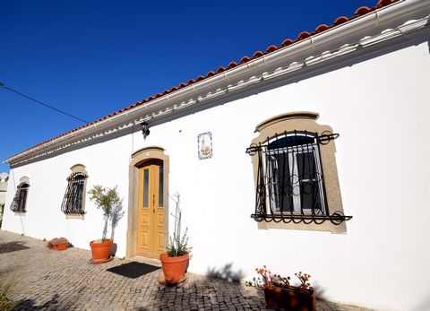Located in São Brás de Alportel. The property is located in a peaceful rural neighborhood, yet close to the S. Brás de Alportel city which offers many amenities, cultural attractions and recreational options. This house offers a comfortable living sp...