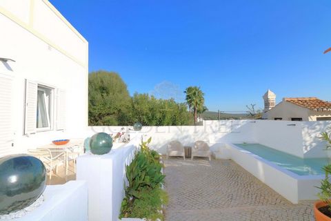 Located in Loulé. This enchanting 2-bedroom house plus annex, nestled in the idyllic village of Benafim, invites you to experience the perfect blend of sophistication and tradition. Boasting a plot size of 152m2 and a total build area of 72m2, this r...