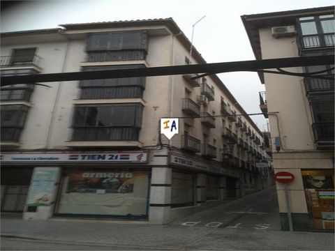 This former Bar is situated in the popular city of Alcala la Real in the south of Jaen province in Andalucia, Spain. Located in a central position close to the Town Hall the 189m2 build ground floor commercial unit, that was a Bar is being sold part ...