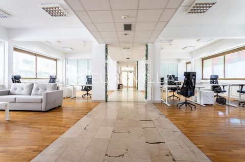 Split, office space with a total area of 507.78 m2 on the second floor of an office building. It consists of two larger office spaces (the first with an area of 244.14 m2 and the second with an area of 263.64 m2) divided into a total of 16 office uni...