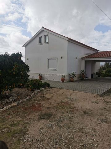 1+2 bedroom villa with attic space, fully equipped, with solar panel for water heating. On the property there is also a second building dating from before 1951, the original construction of the property, consisting of a kitchen, 2 bedrooms and a full...